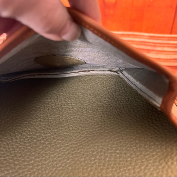 Y2K Dooney & Bourke Tan and Orange Saddle Crossbody Bag, buckle close, charm - Picture 15 of 17